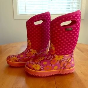 Bogs Size 5 kids / youth